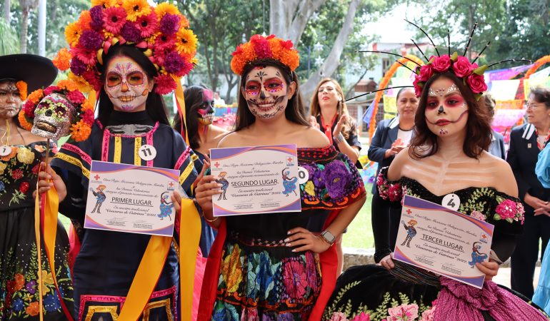 Estudiantes festejando el Día de Muertos 2022