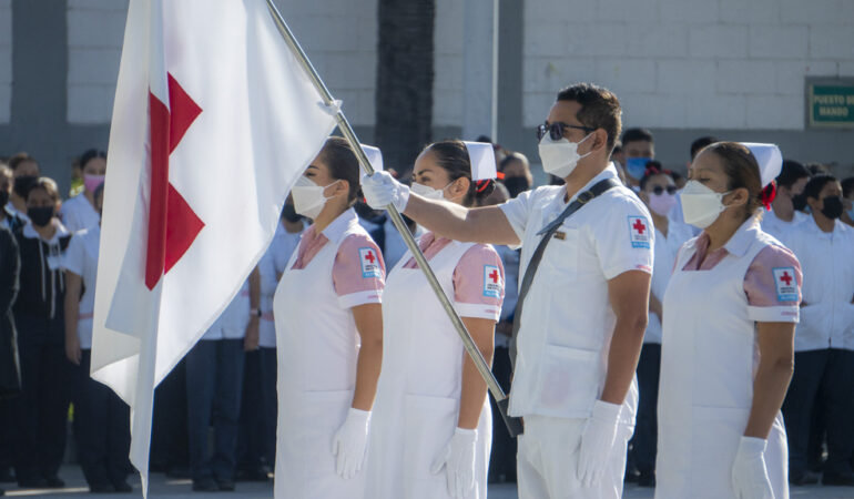 Honores a la Bandera en la Escuela de la Cruz Roja